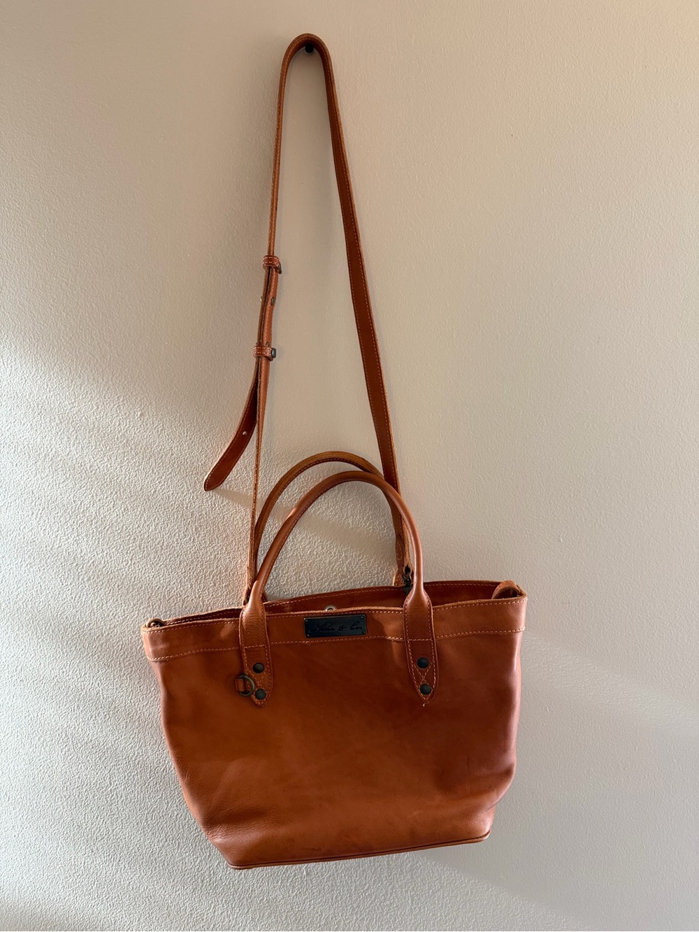 Nena & Co. Leather Shoulder Bag in Cognac